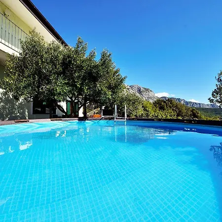 Ivo - With Pool *