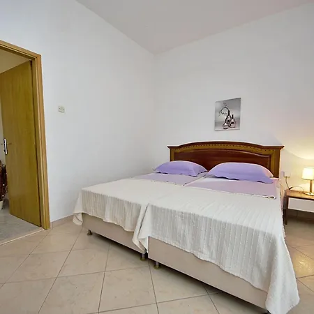 Apartment Ivo - With Pool