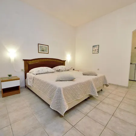 Ivo - With Pool Apartment