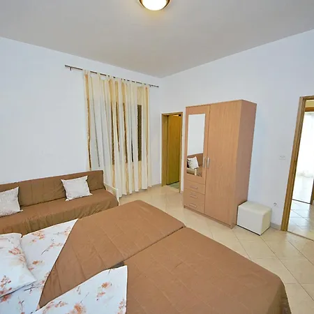 Apartment Ivo - With Pool